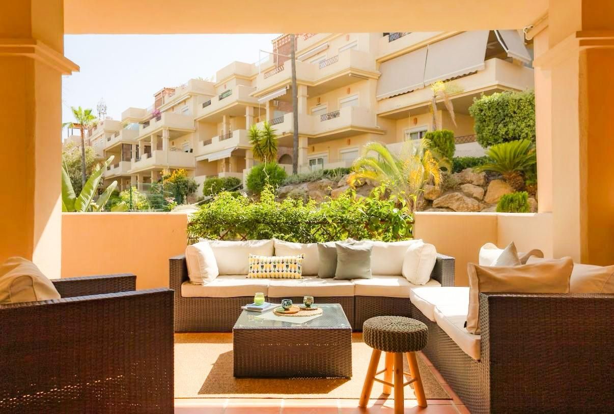 Terrassa de Apartament de lloguer en Estepona amb Aire condicionat, Calefacció i Jardí privat