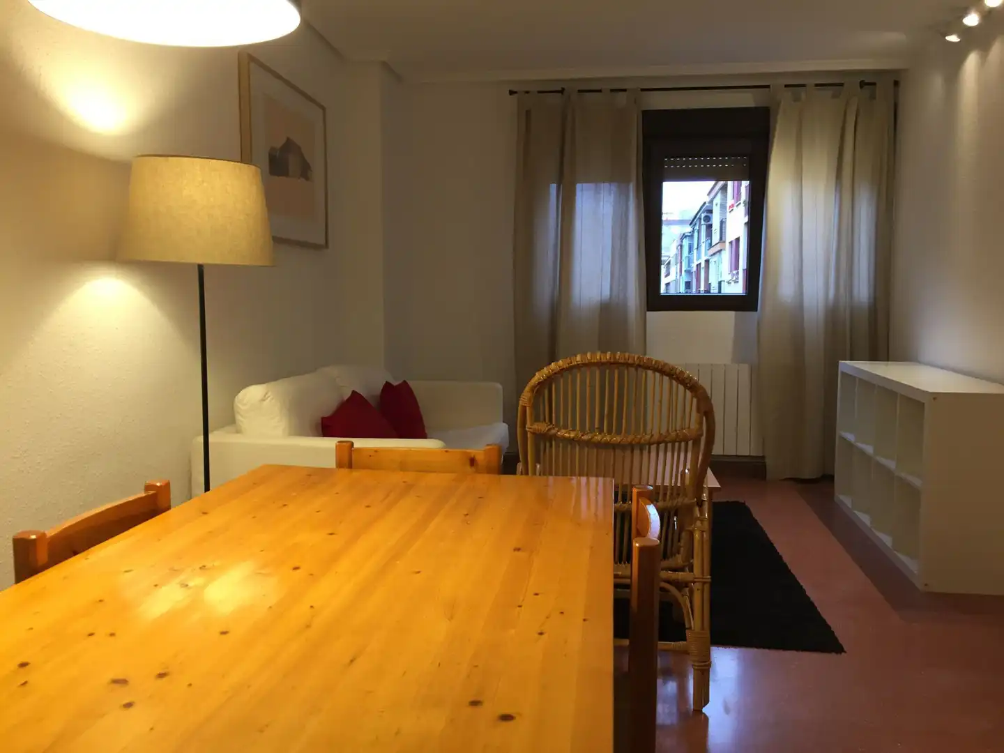 Sala de estar de Piso de alquiler en  Zaragoza Capital con Calefacción, Amueblado y Horno