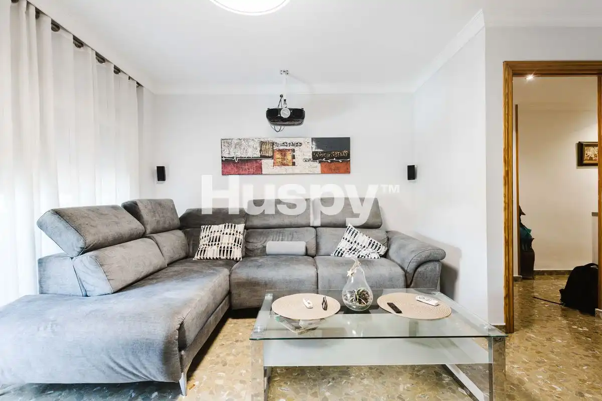Sala de estar de Dúplex en venta en Marbella con Aire acondicionado, Calefacción y Terraza
