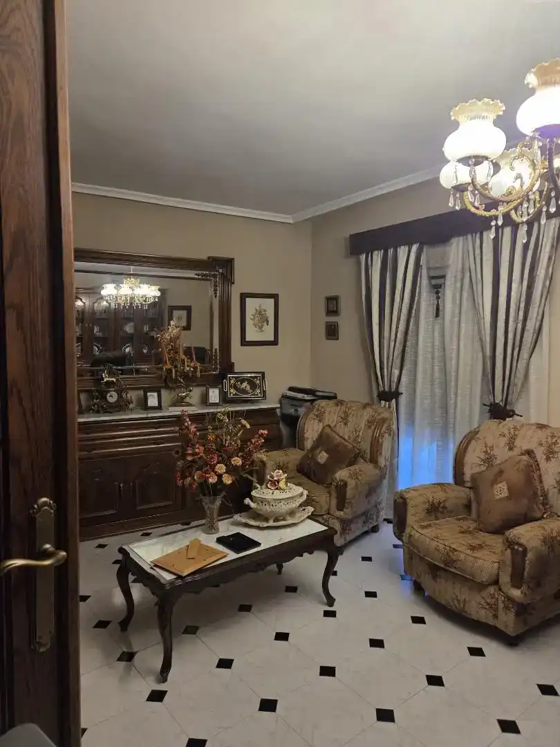 Sala d'estar de Casa adosada en venda en Vilches amb Aire condicionat i Balcó