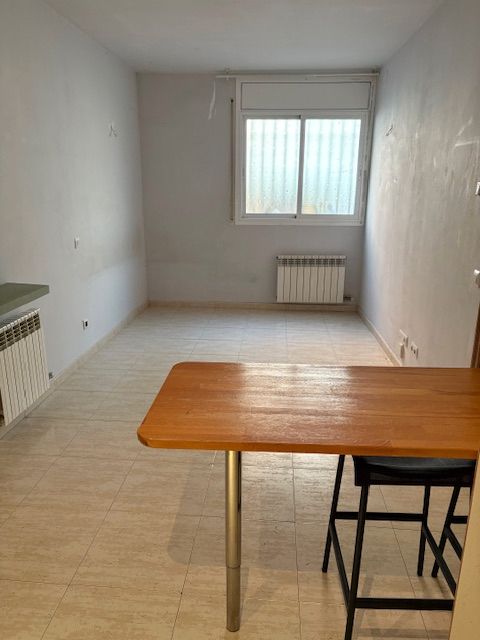 Habitación de Estudio en venta en  Barcelona Capital con Trastero y Alarma