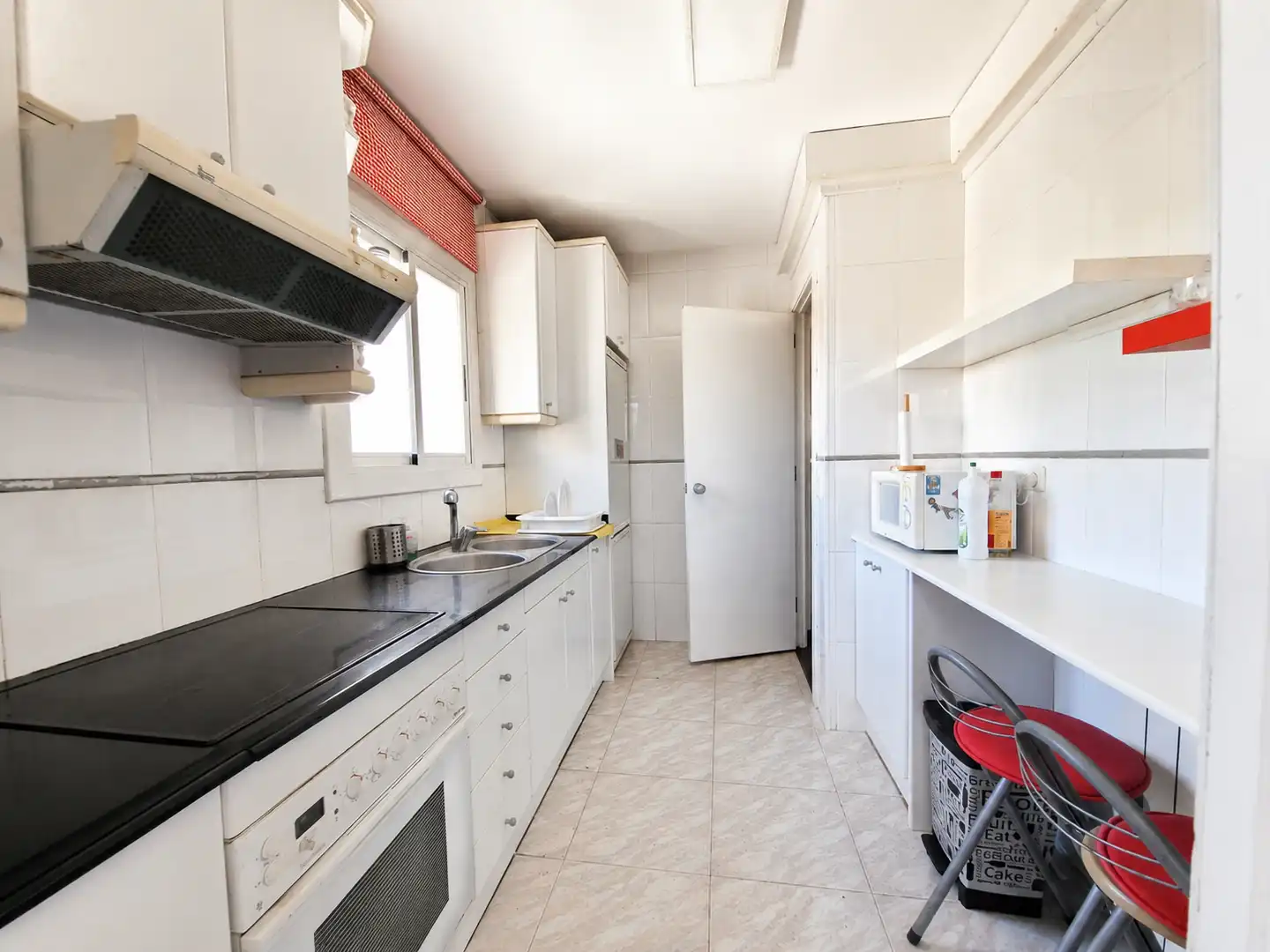 Kitchen of Flat for rent in El Vendrell  with Heating