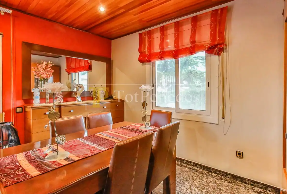 Dining room of Houses for sale in Torrelles de Foix  with Air Conditioner, Heating and Private garden
