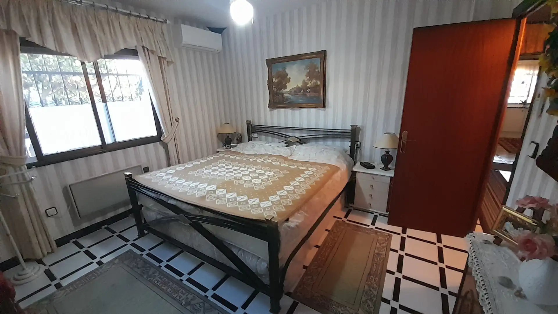 Dormitori de Casa o xalet en venda en Vélez-Málaga amb Aire condicionat, Calefacció i Jardí privat
