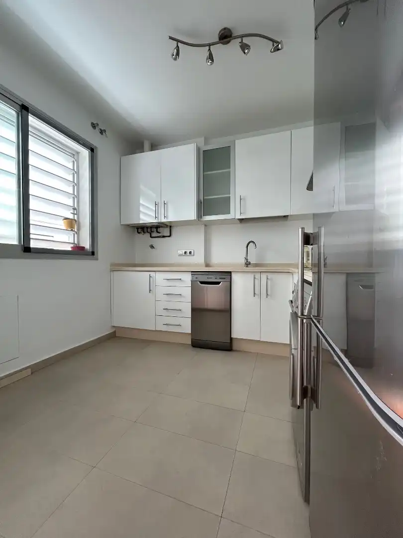 Cocina de Dúplex de alquiler en Sevilla con Aire acondicionado, Calefacción y Parquet