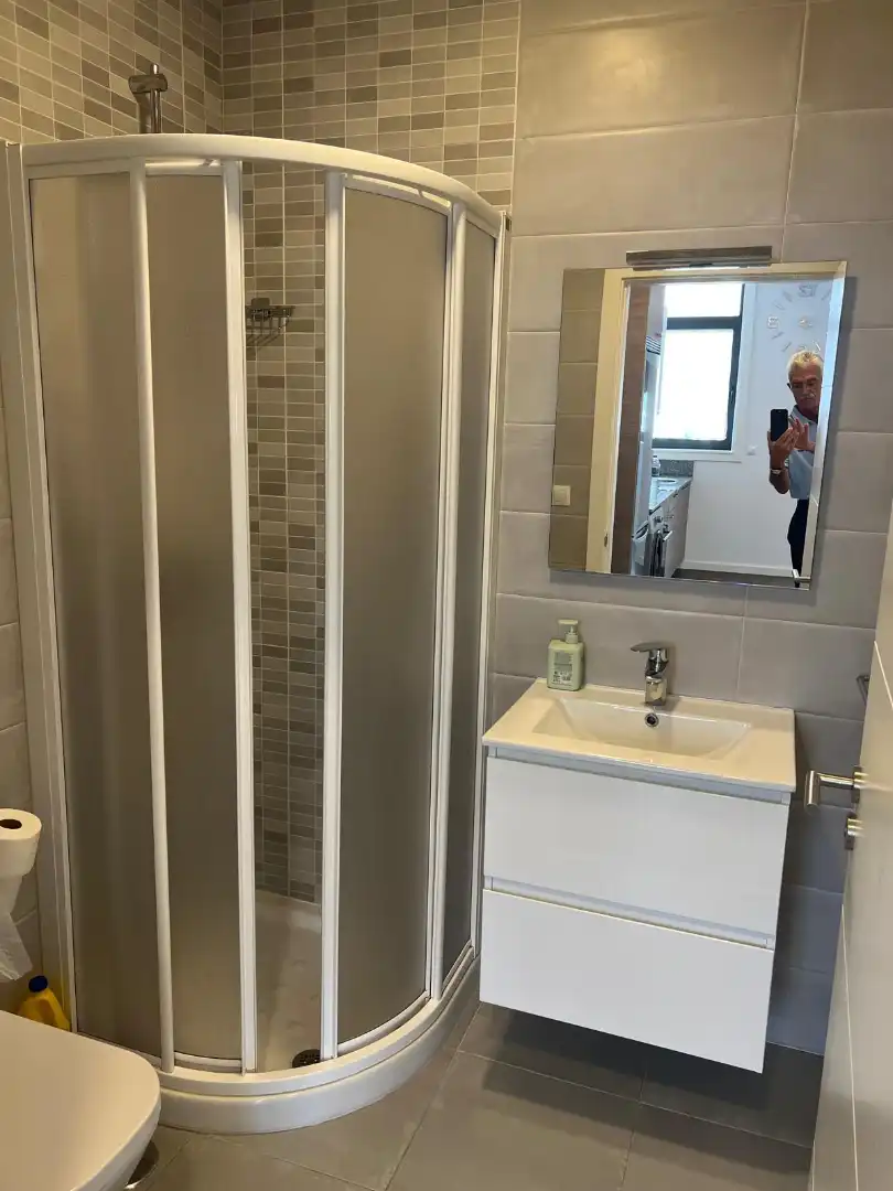 Baño de Apartamento de alquiler en A Coruña Capital  con Calefacción