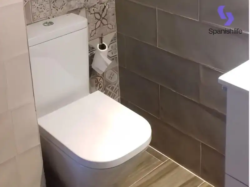 Baño de Apartamento en venta en Valencia con Calefacción, Amueblado y Piscina comunitaria