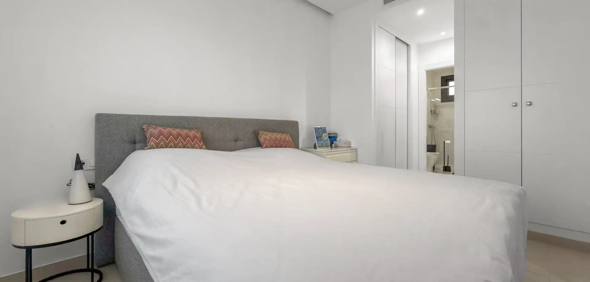 Habitación de Apartamento en venta en Pilar de la Horadada con Jardín privado, Terraza y Amueblado