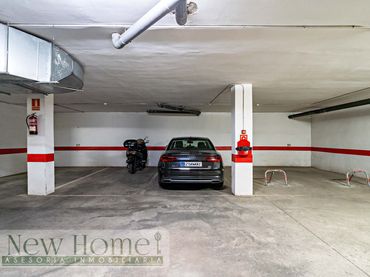 Single parking space with lift for sale in Calle los Olivos