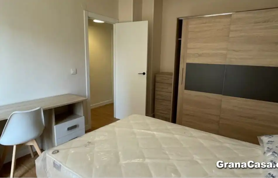 Appartamento con terrazza in vendita a Calle La Rioja 32
