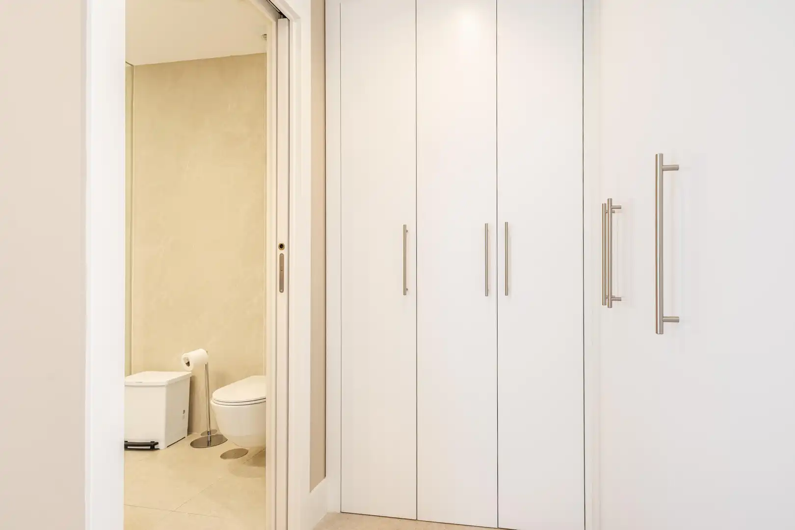 Habitación de Apartamento en venta en Benahavís con Aire acondicionado, Calefacción y Jardín privado