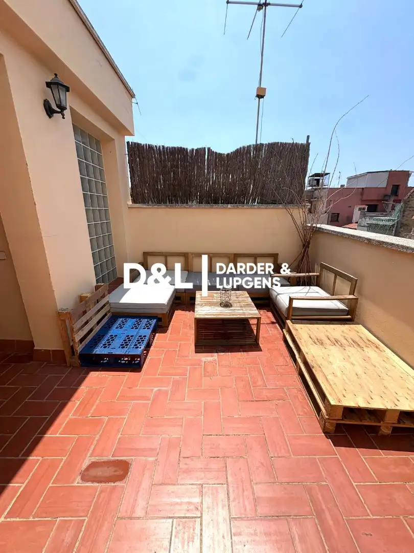 Terrasse von Einfamilien-Reihenhaus zum Verkauf in Vilanova i la Geltrú mit Parkett und Terrasse
