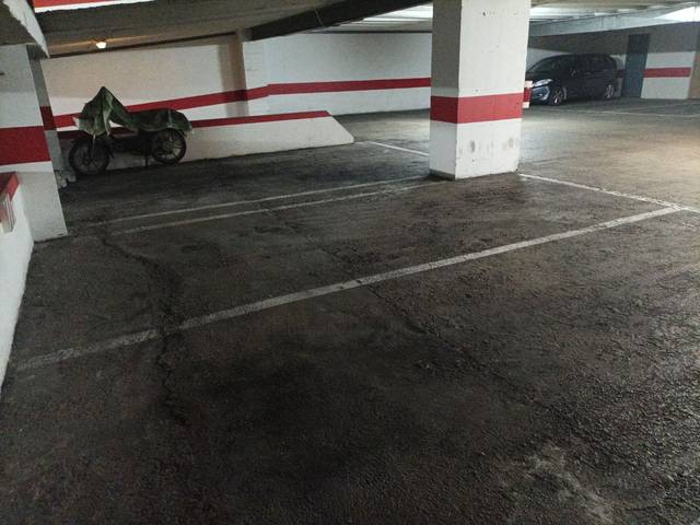 Garaje en Alquiler en Calle de Francisco de Vitoria, 28 en Paseo Constitución - Las Damas