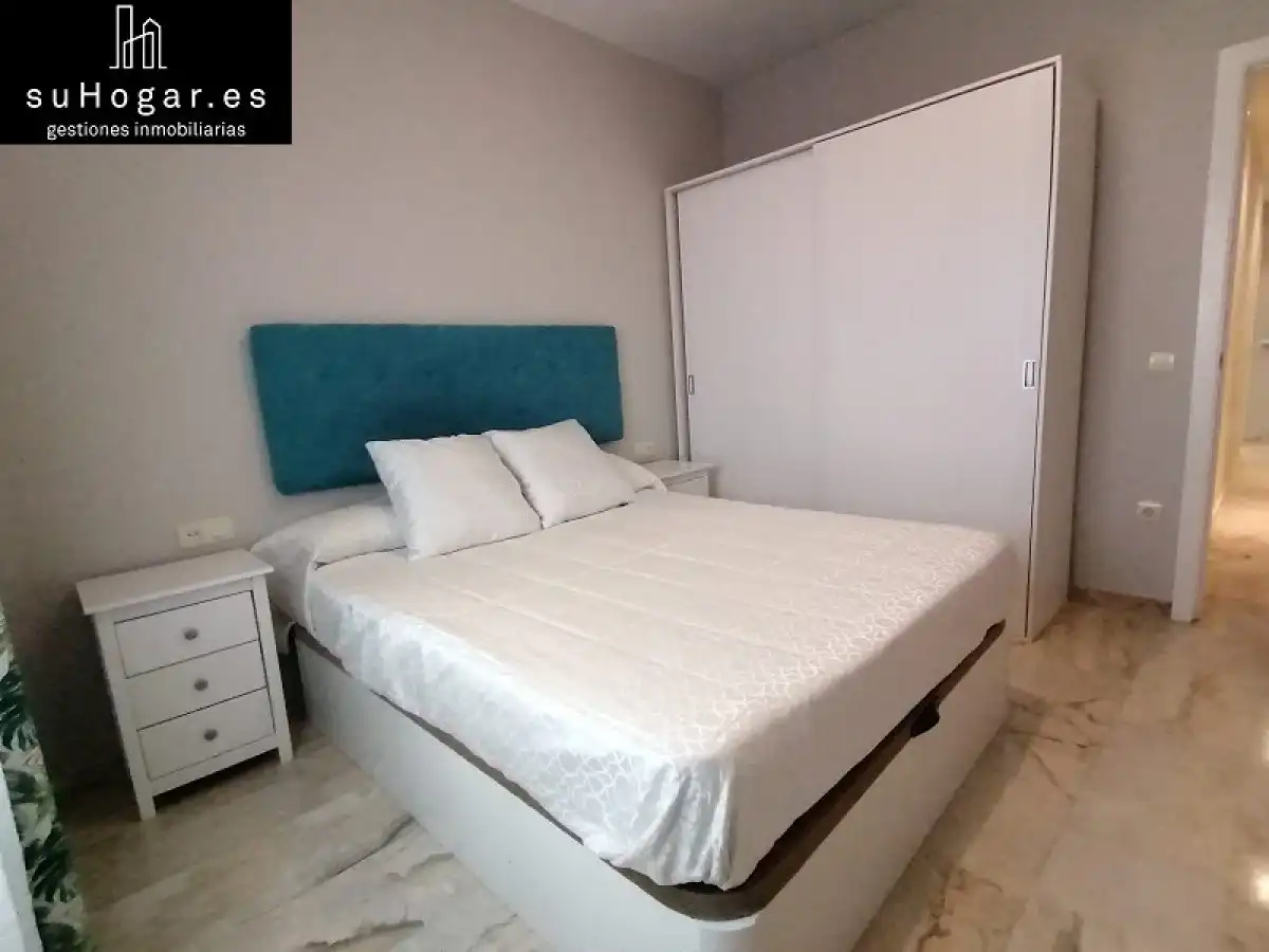 Habitación de Apartamento de alquiler en Badajoz con Calefacción, Terraza y Trastero