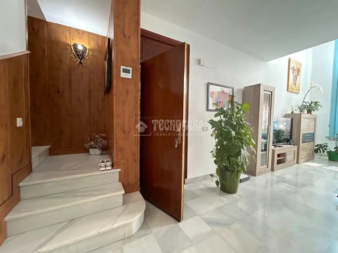 Casa adosada en venda en La Rinconada amb Aire condicionat i Parquet