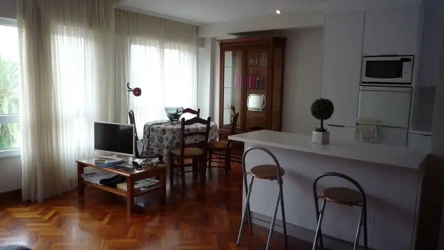 Sala de estar de Piso en venta en Santander con Calefacción, Trastero y Amueblado