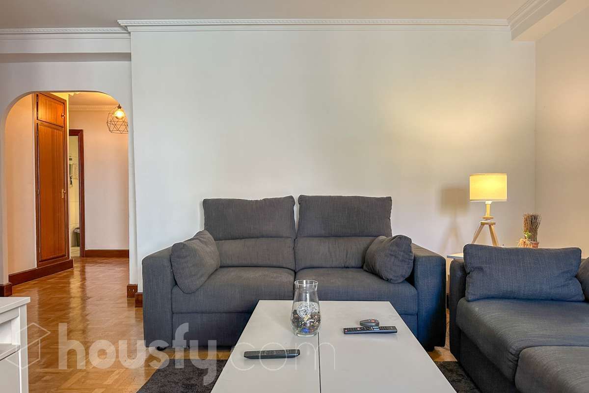 Sala d'estar de Pis en venda en  Madrid Capital amb Aire condicionat, Parquet i Moblat