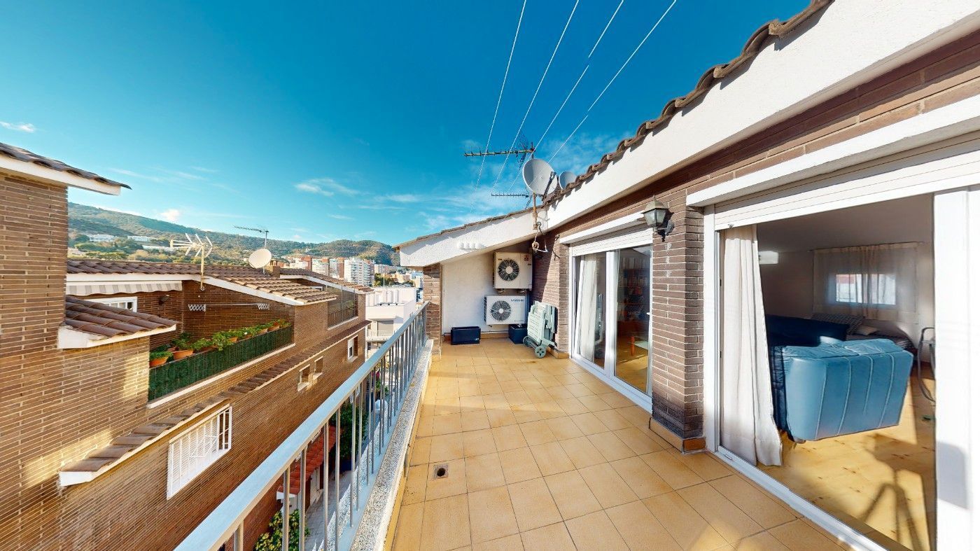 Vista exterior de Casa adosada en venda en  Barcelona Capital amb Aire condicionat i Calefacció
