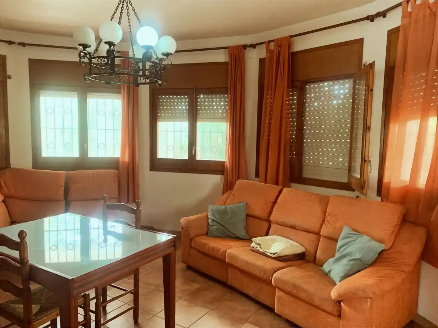 Wohnzimmer von Country house zum Verkauf in Reus mit Schwimmbad und Balkon