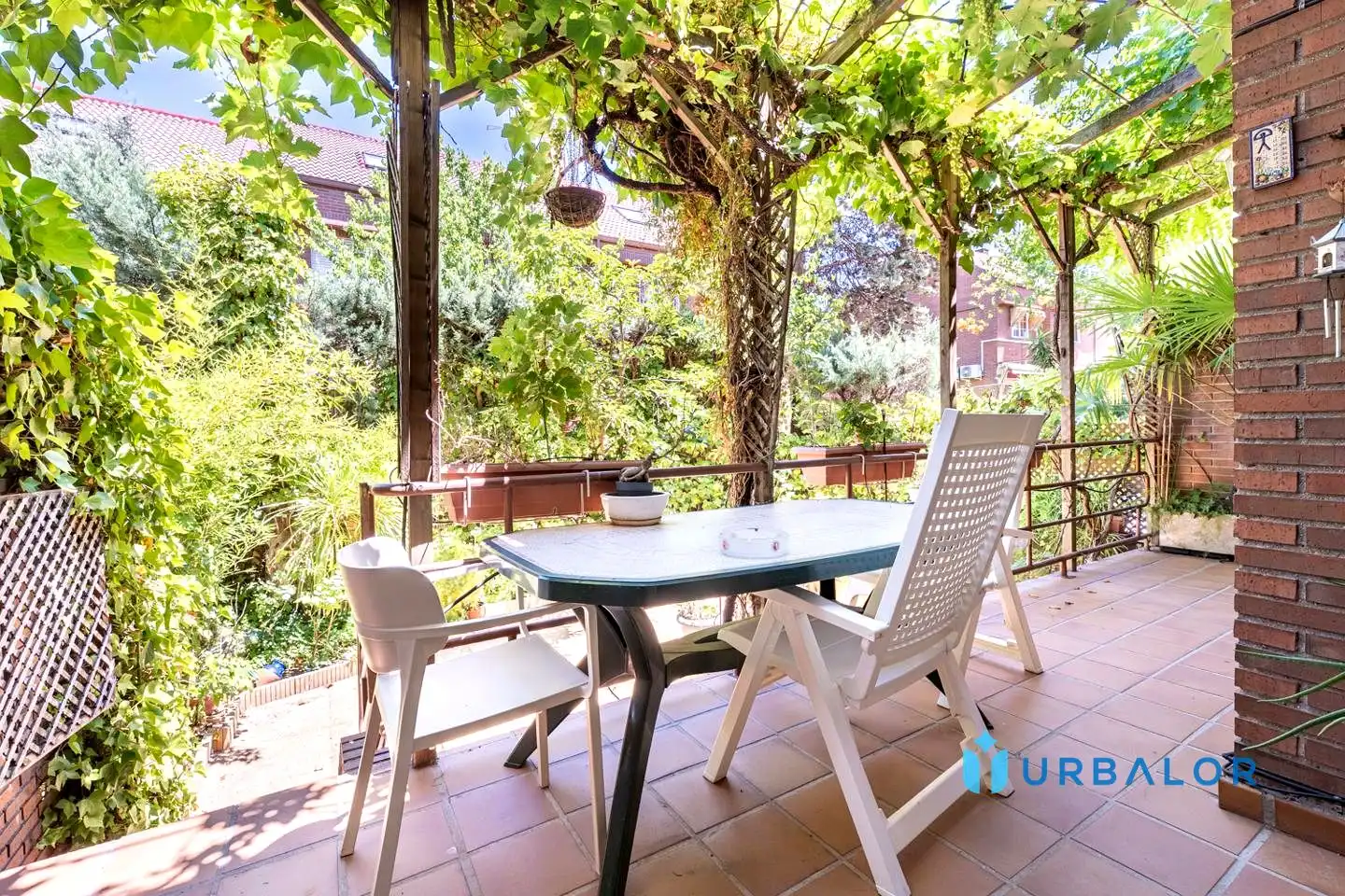 Terraza de Casa adosada en venta en Alcorcón con Calefacción, Jardín privado y Parquet