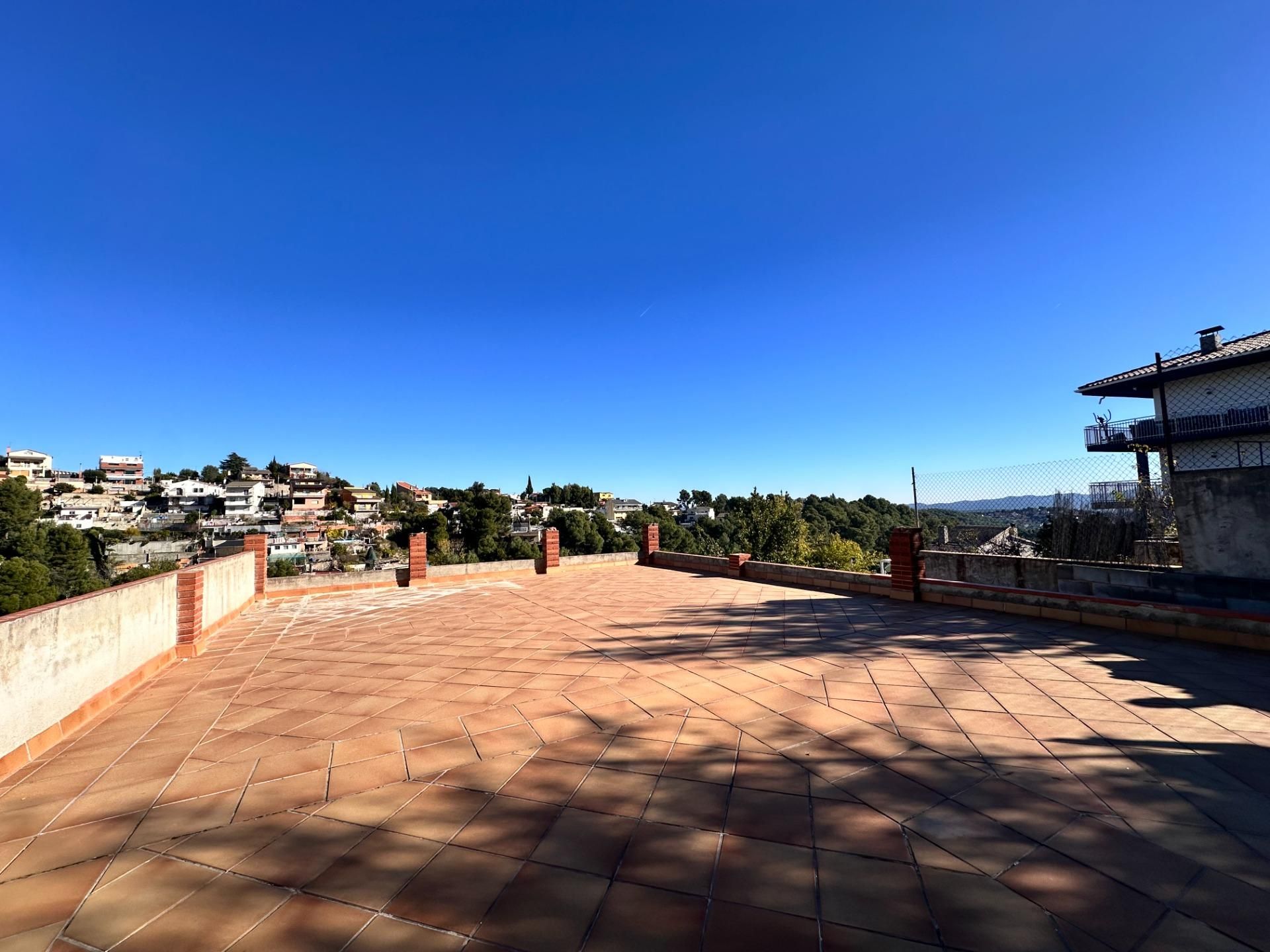 Terrassa de Casa o xalet en venda en Rubí amb Jardí privat