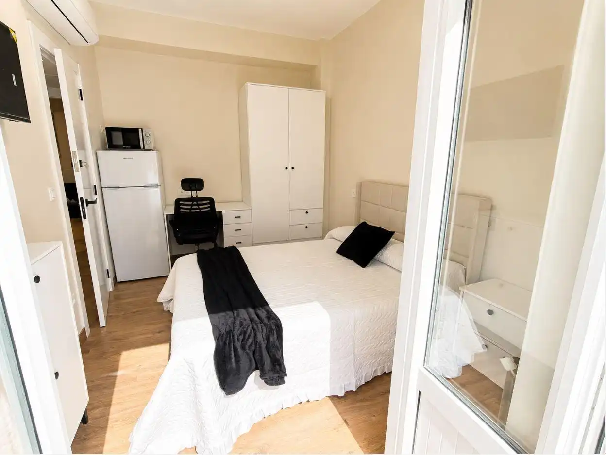 Habitación de Casa o chalet de alquiler en Torrelavega  con Calefacción, Terraza y Amueblado