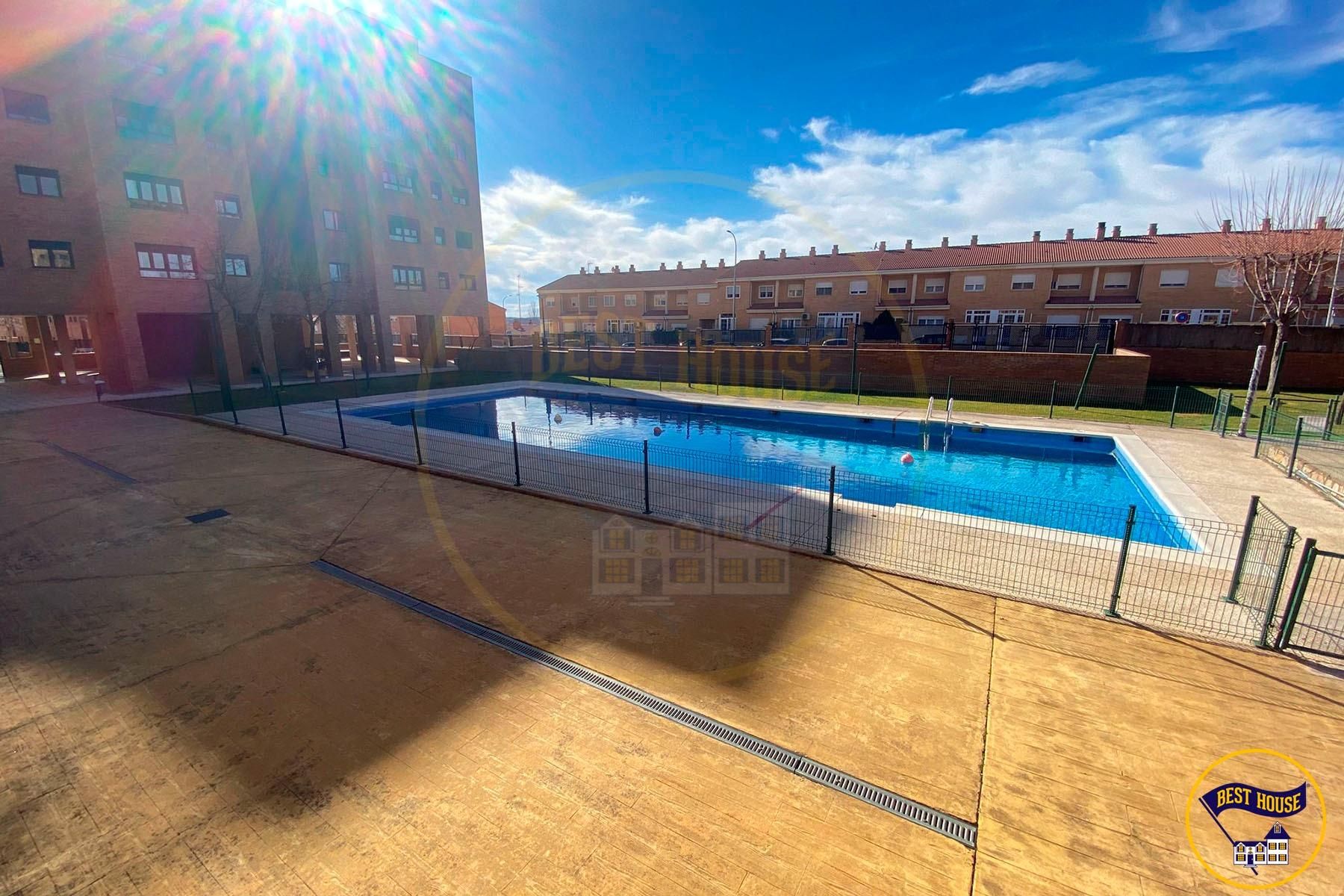 Swimming pool of Flat for sale in Cuenca Capital  with Air Conditioner, Heating and Private garden