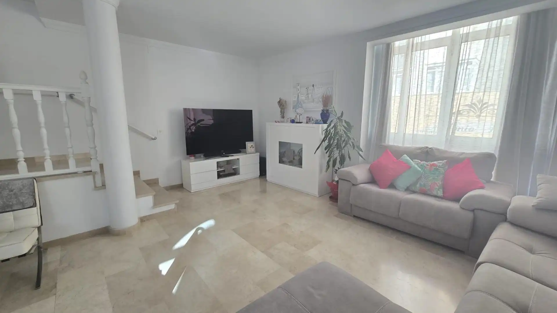 Sala de estar de Casa adosada en venta en Chiclana de la Frontera con Aire acondicionado, Calefacción y Trastero