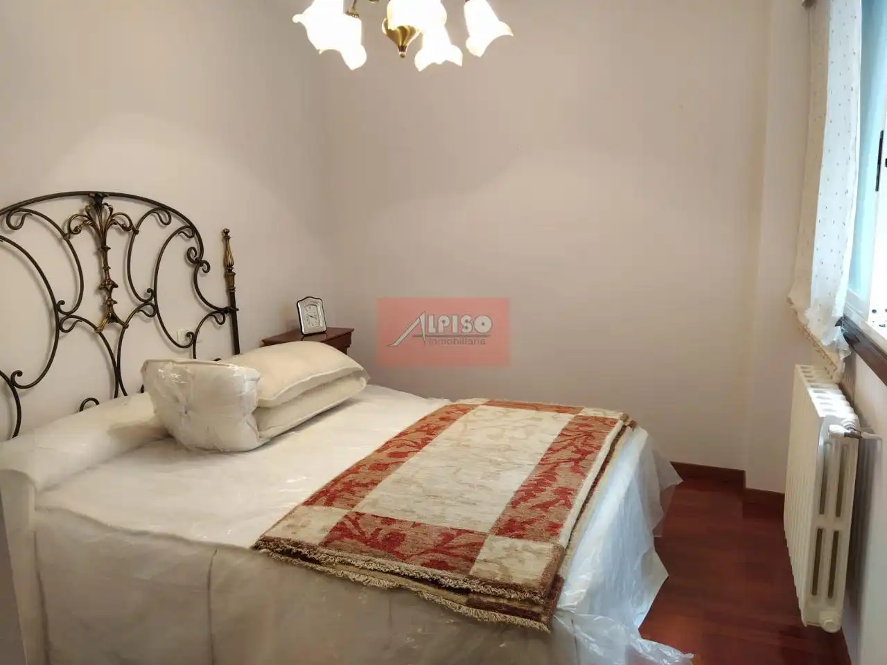 Bedroom of Flat for rent in Ourense Capital   with Heating, Parquet flooring and Furnished