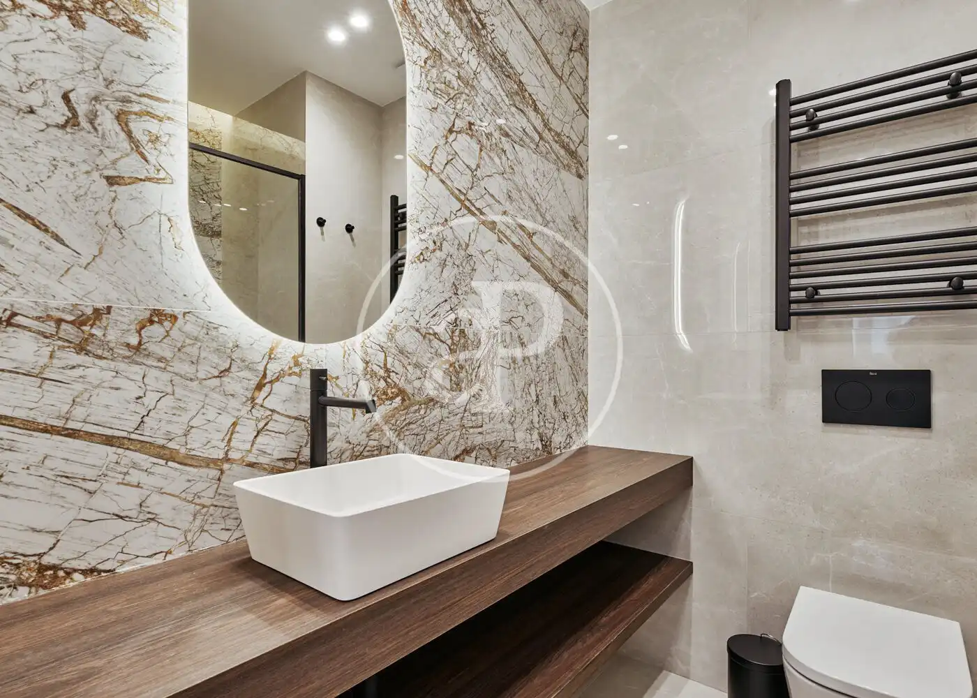 Bathroom of Flat for sale in Madrid  with Air Conditioner, Heating and Terrace