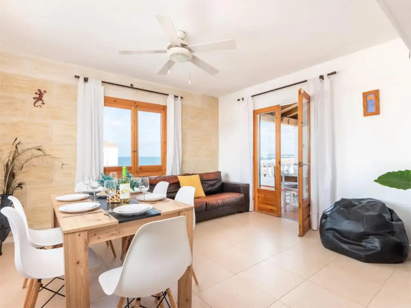 Sala d'estar de Casa o xalet de lloguer en Ciutadella de Menorca amb Aire condicionat, Jardí privat i Piscina