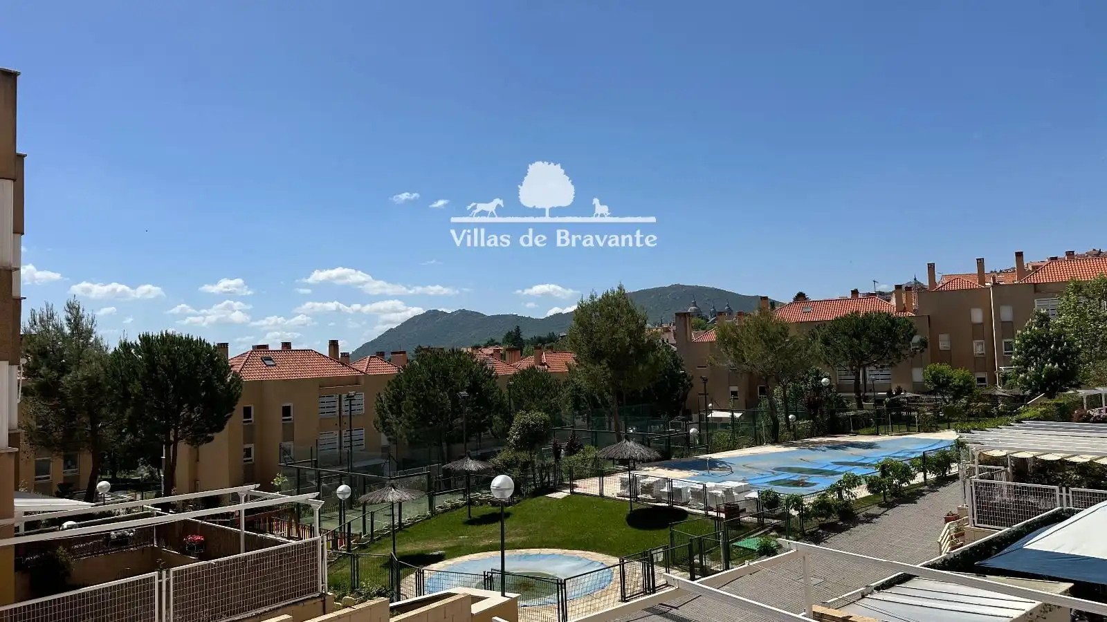Vista exterior de Pis de lloguer en San Lorenzo de El Escorial amb Aire condicionat, Calefacció i Parquet