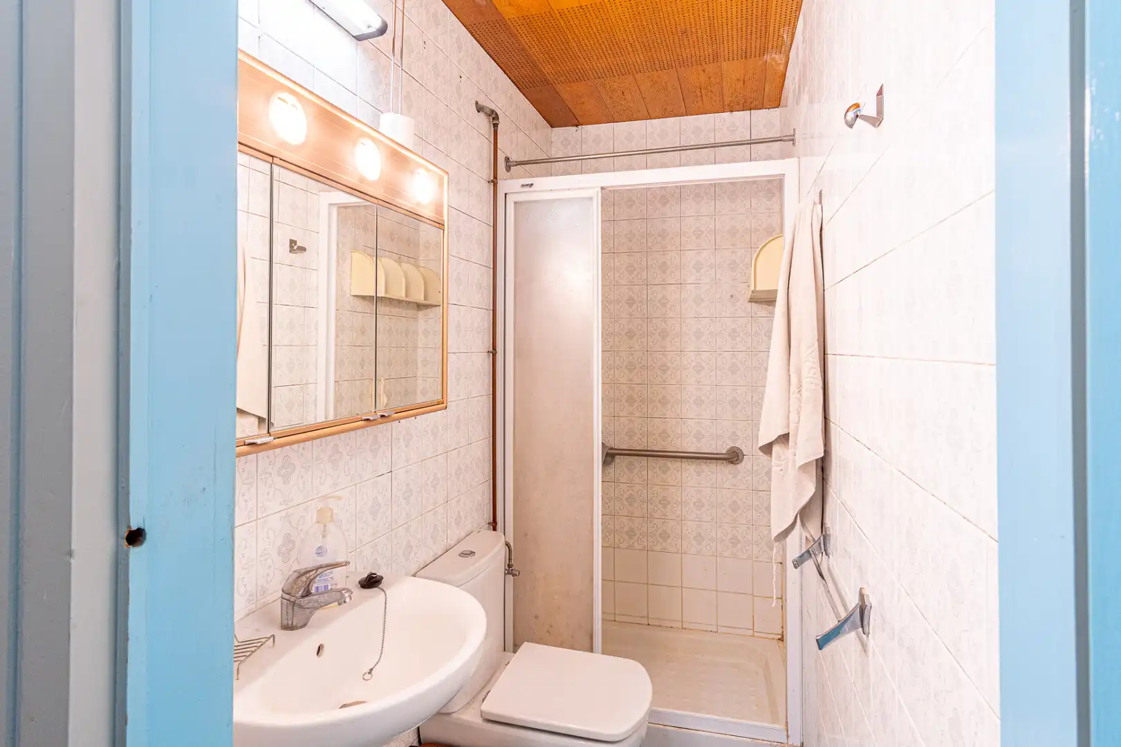 Bathroom of Detached homes for sale in Llers  with Air Conditioner, Heating and Terrace