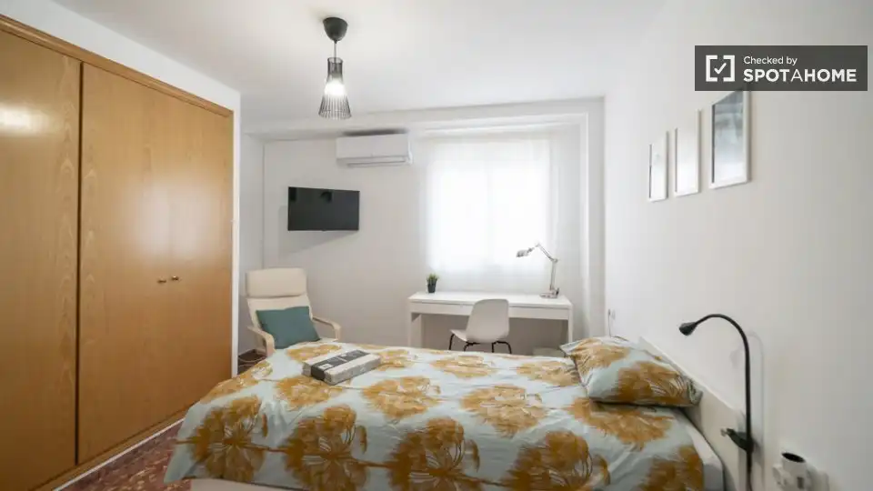 Habitació a Burjassot, Valencia