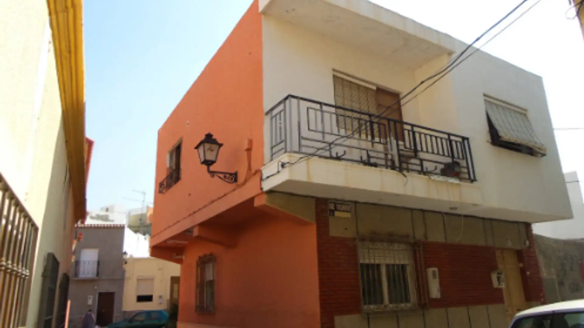 Vista exterior de Piso en venta en Adra