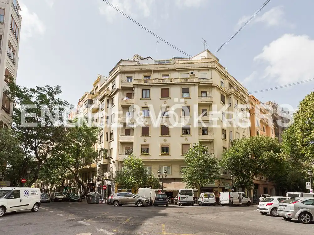 Exterior view of Attic for rent in Valencia  with Air Conditioner, Heating and Terrace