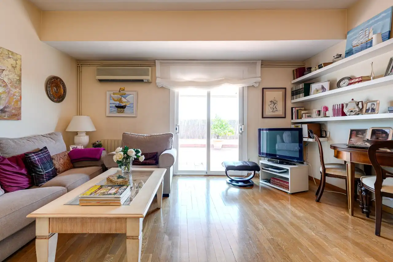 Sala d'estar de Àtic en venda en Barcelona amb Aire condicionat, Calefacció i Terrassa