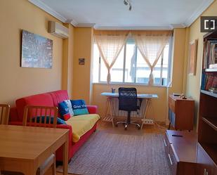 Living room of Flat to rent in  Madrid Capital  with Air Conditioner and Balcony