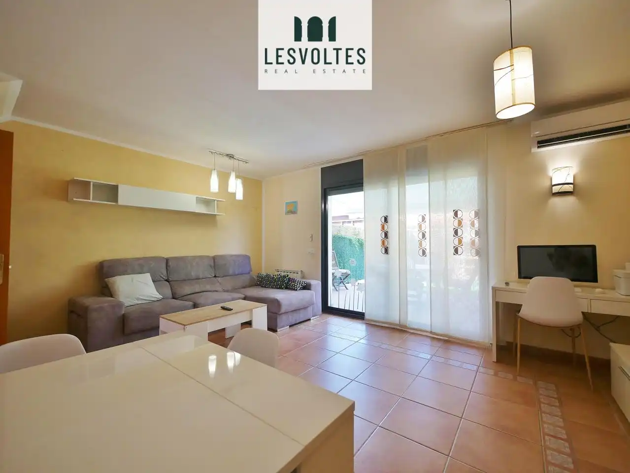 Sala d'estar de Casa o xalet en venda en Vall-llobrega amb Aire condicionat, Calefacció i Jardí privat