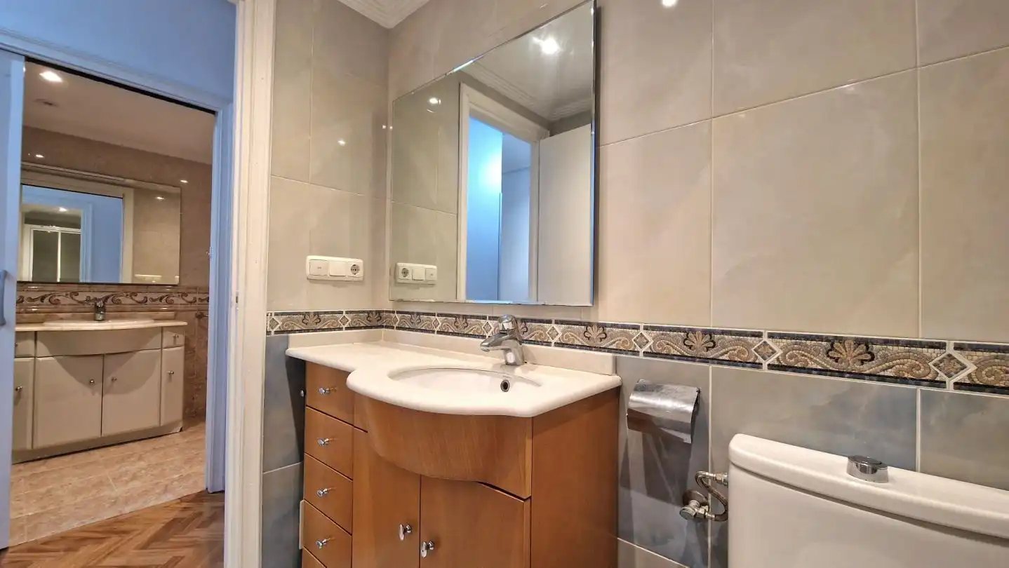 Baño de Piso de alquiler en Donostia - San Sebastián  con Terraza y Balcón