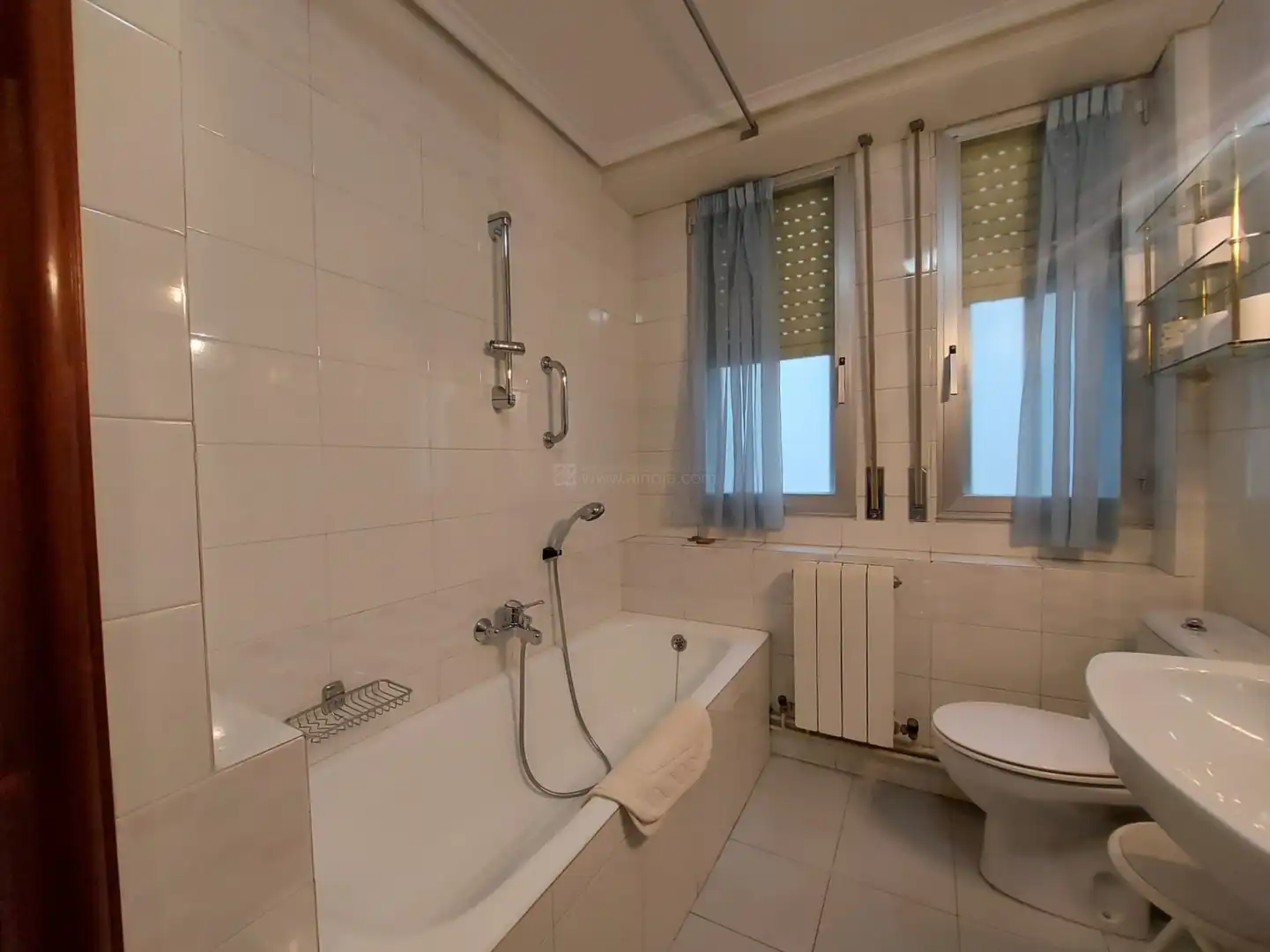 Bathroom of Flat for sale in  Logroño  with Heating, Parquet flooring and Balcony
