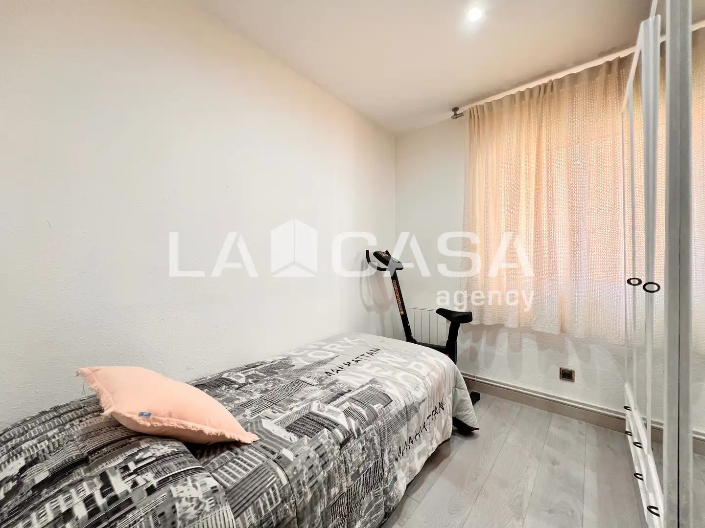 Piso en venta en Badalona con Calefacción, Terraza y Trastero