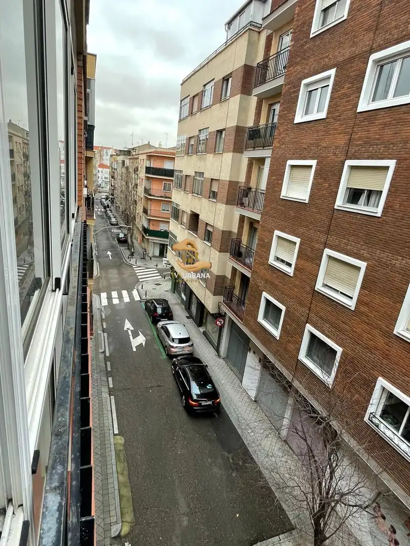 Vista exterior de Piso en venta en Salamanca con Calefacción y Balcón