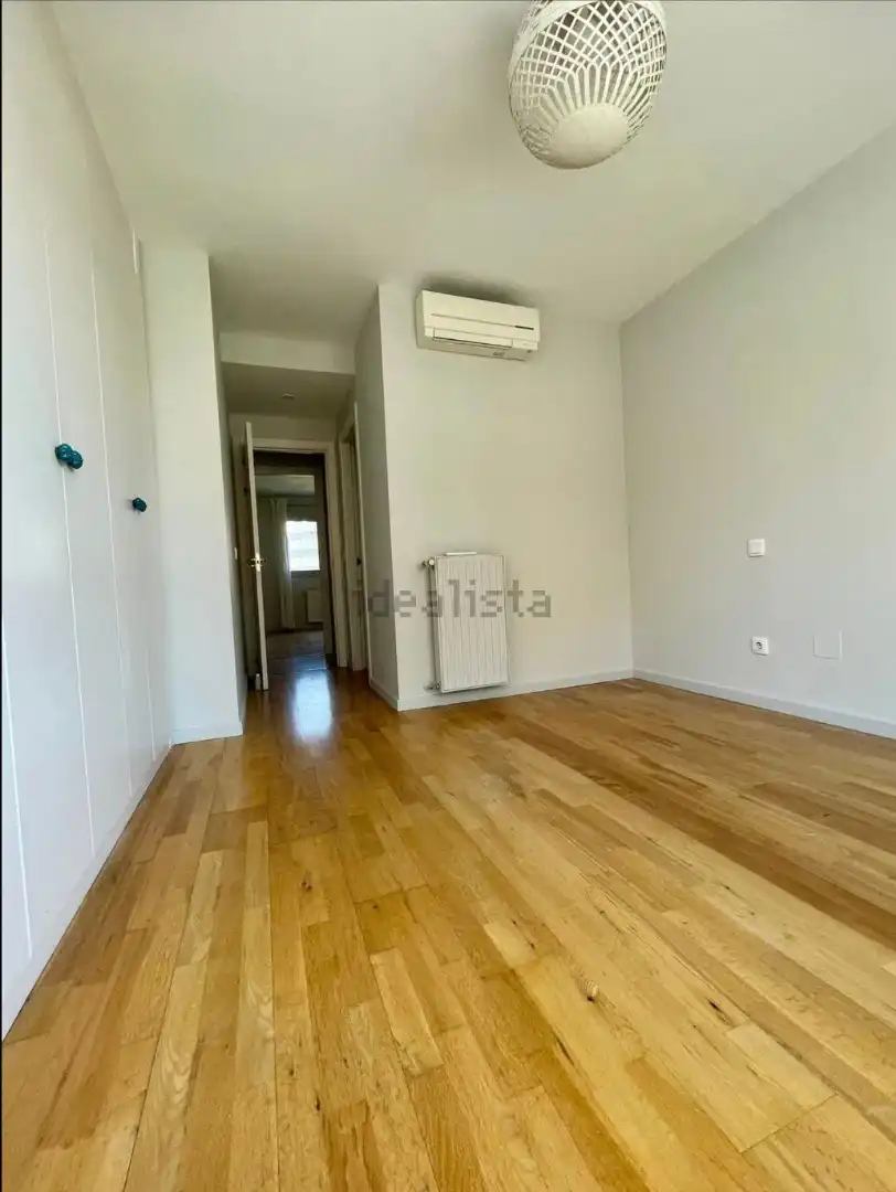 Bedroom of Flat for rent in Madrid  with Air Conditioner, Heating and Private garden