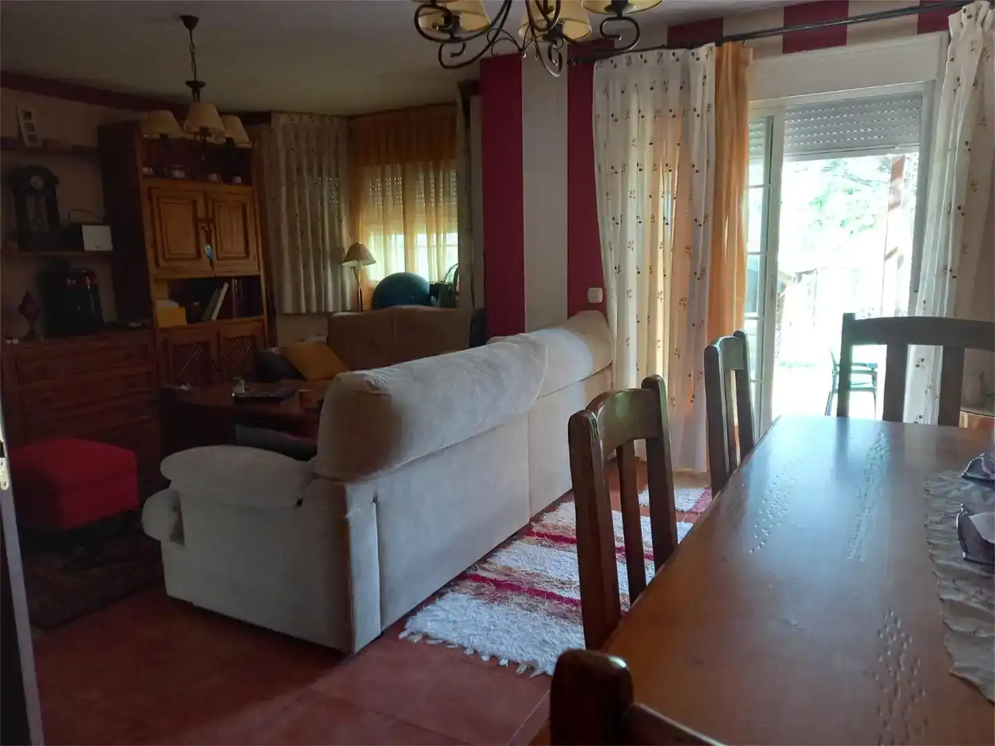 Living room of Houses for share in Illescas  with Air Conditioner, Private garden and Storage room