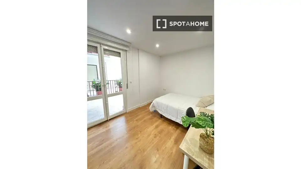 Room in Pamplona / Iruña, Navarra