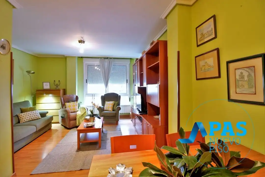 Vista exterior de Pis en venda en Santander amb Calefacció