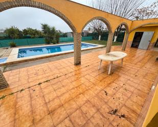 Swimming pool of House or chalet for sale in Los Palacios y Villafranca  with Air Conditioner, Private garden and Swimming Pool