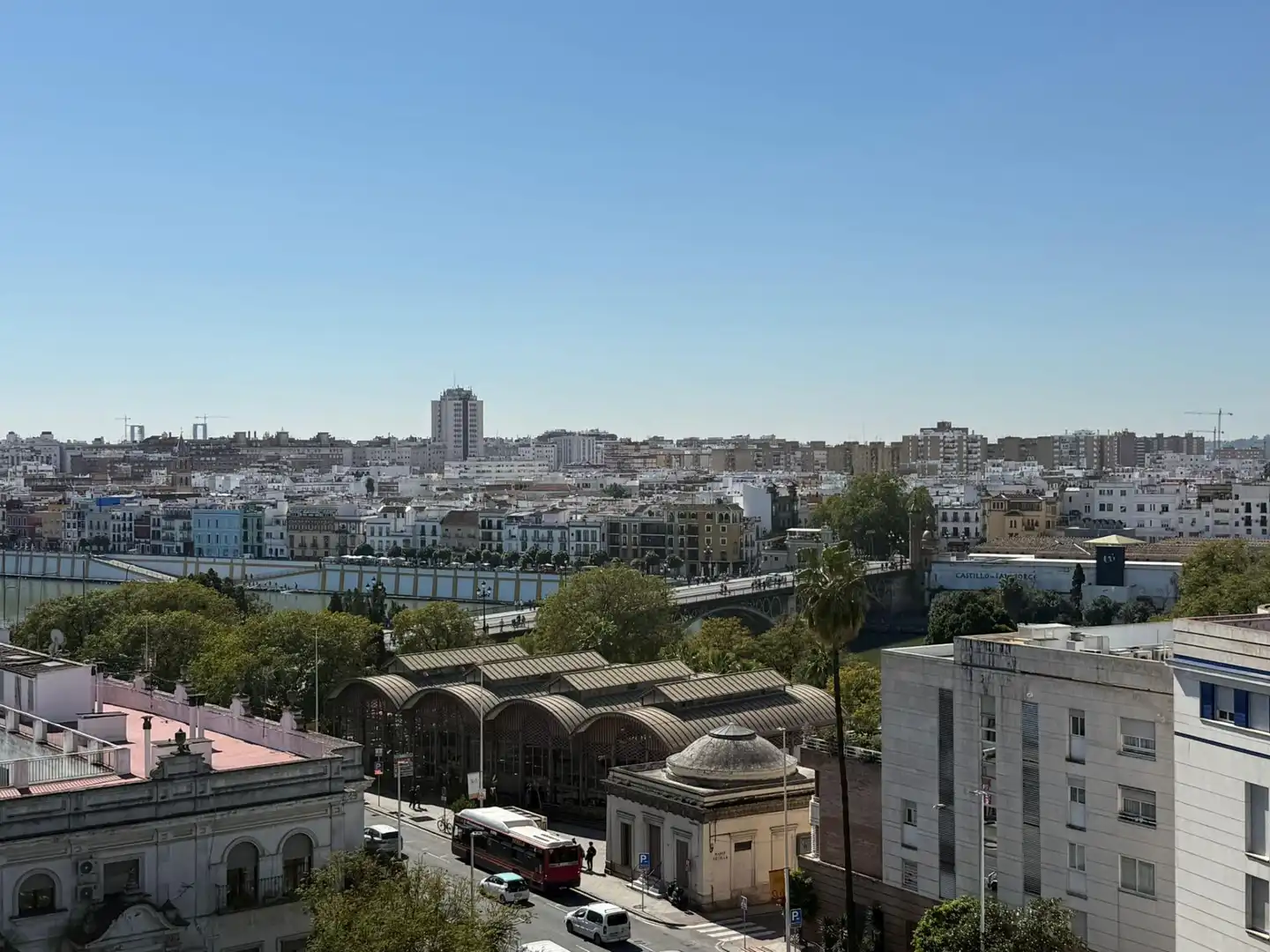 Außenansicht von Dachboden zur Miete in Sevilla mit Klimaanlage und Terrasse