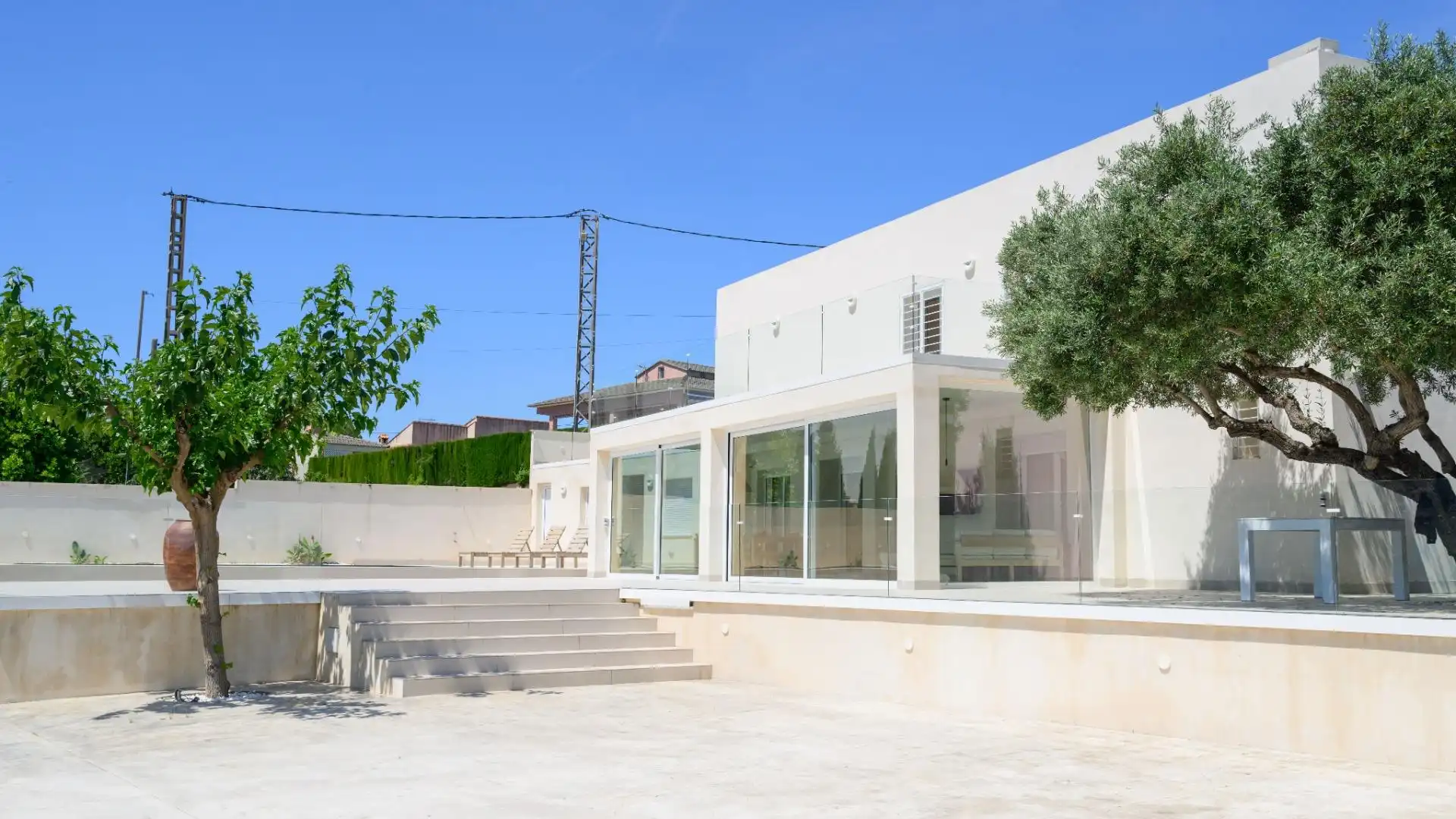 Vista exterior de Casa o xalet en venda en Enguera amb Aire condicionat, Calefacció i Piscina